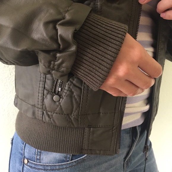 New faux leather jacket - Picture 3 of 11